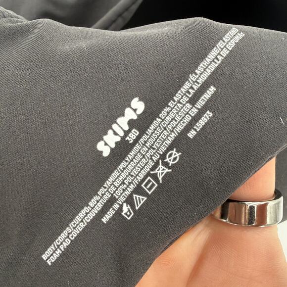 Skims Fits Everybody Push Up Black Onyx Bra Size 38D - Picture 4 of 4